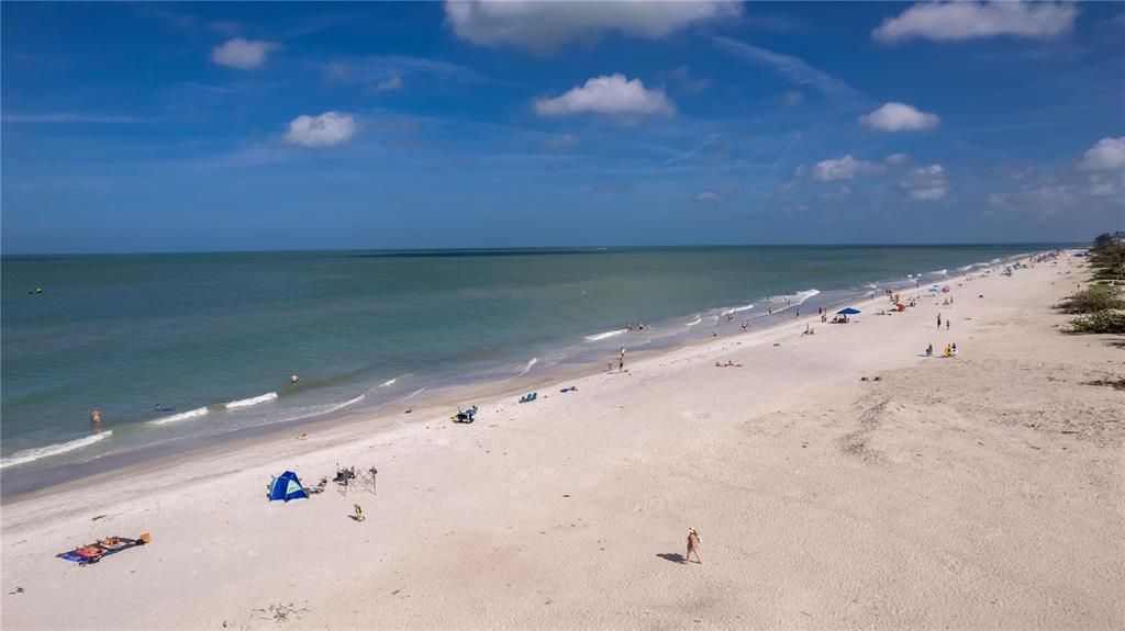 For Sale: $485,000 (2 beds, 1 baths, 936 Square Feet)