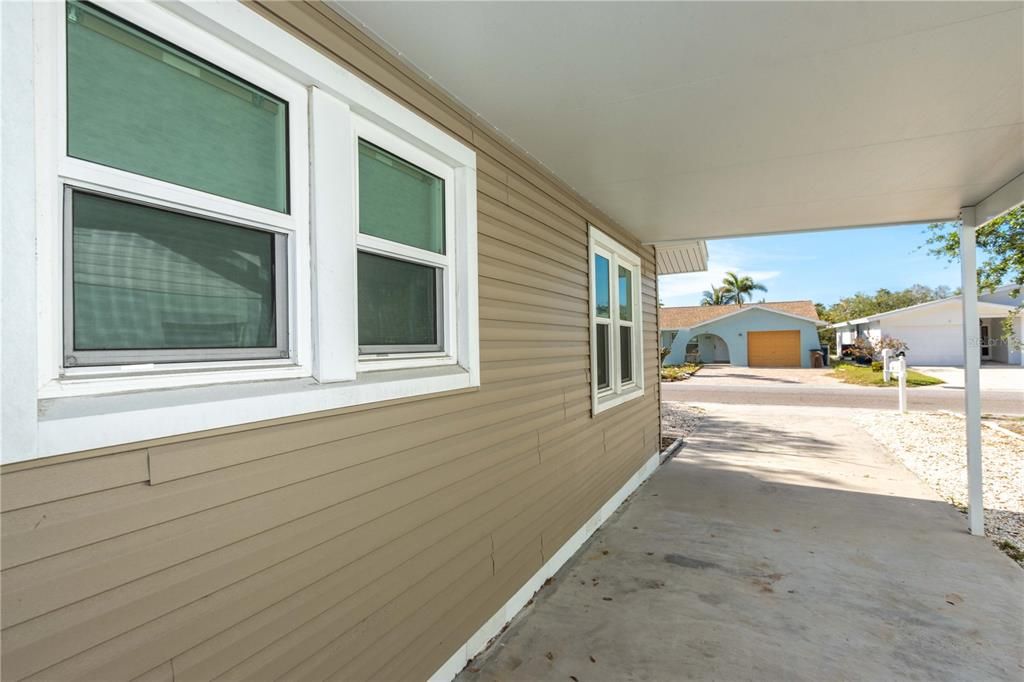 For Sale: $485,000 (2 beds, 1 baths, 936 Square Feet)