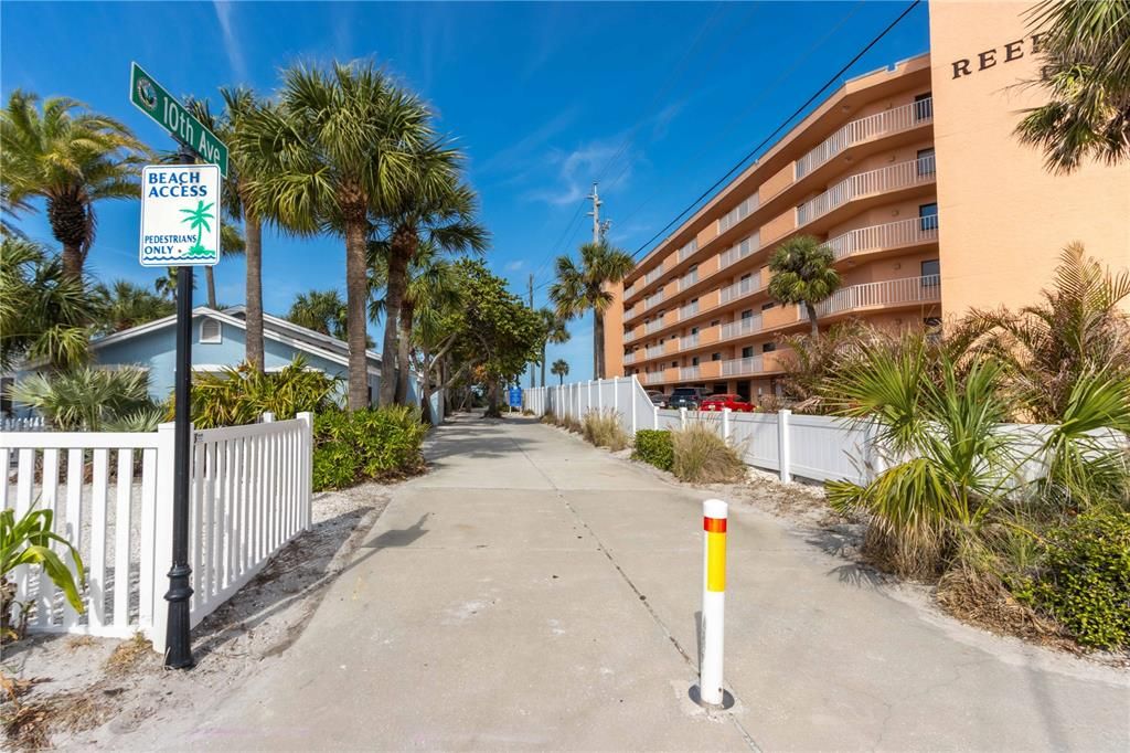 For Sale: $485,000 (2 beds, 1 baths, 936 Square Feet)