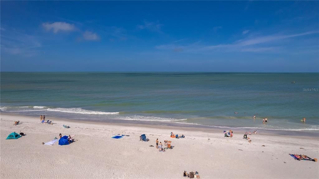 For Sale: $485,000 (2 beds, 1 baths, 936 Square Feet)