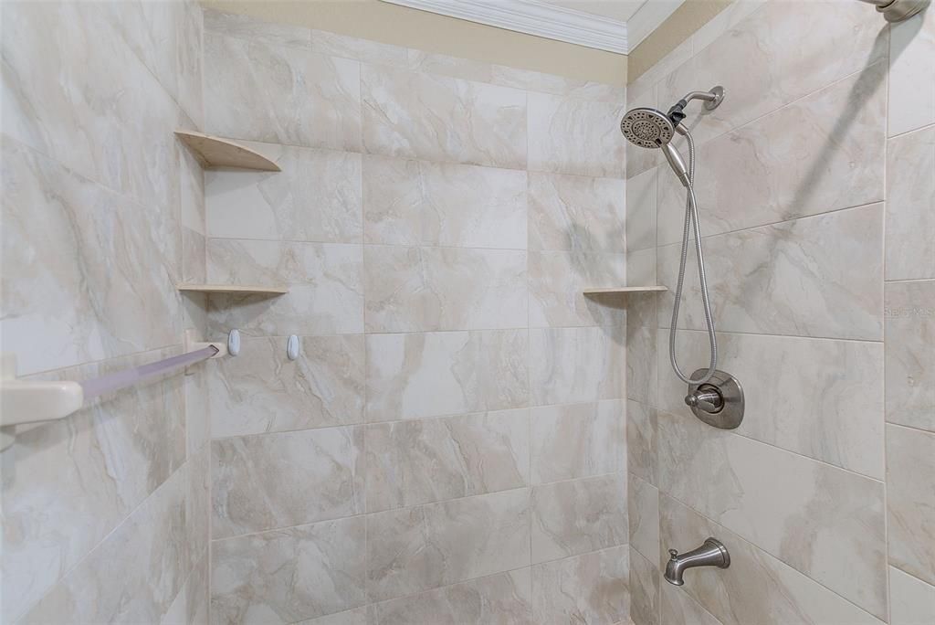 For Sale: $485,000 (2 beds, 1 baths, 936 Square Feet)