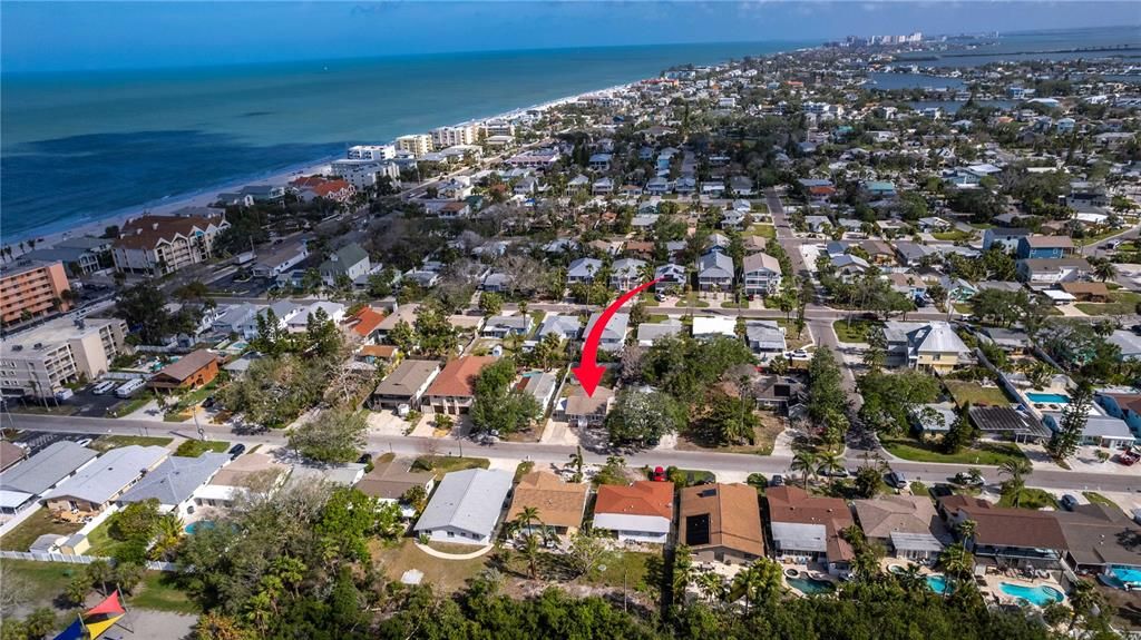 For Sale: $485,000 (2 beds, 1 baths, 936 Square Feet)