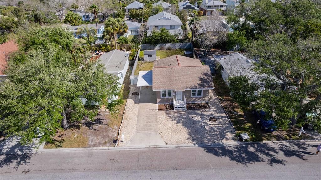 For Sale: $485,000 (2 beds, 1 baths, 936 Square Feet)