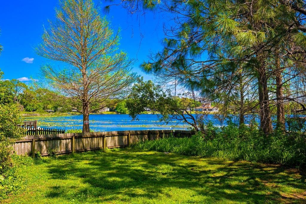 На продажу: $495,000 (0.36 acres)