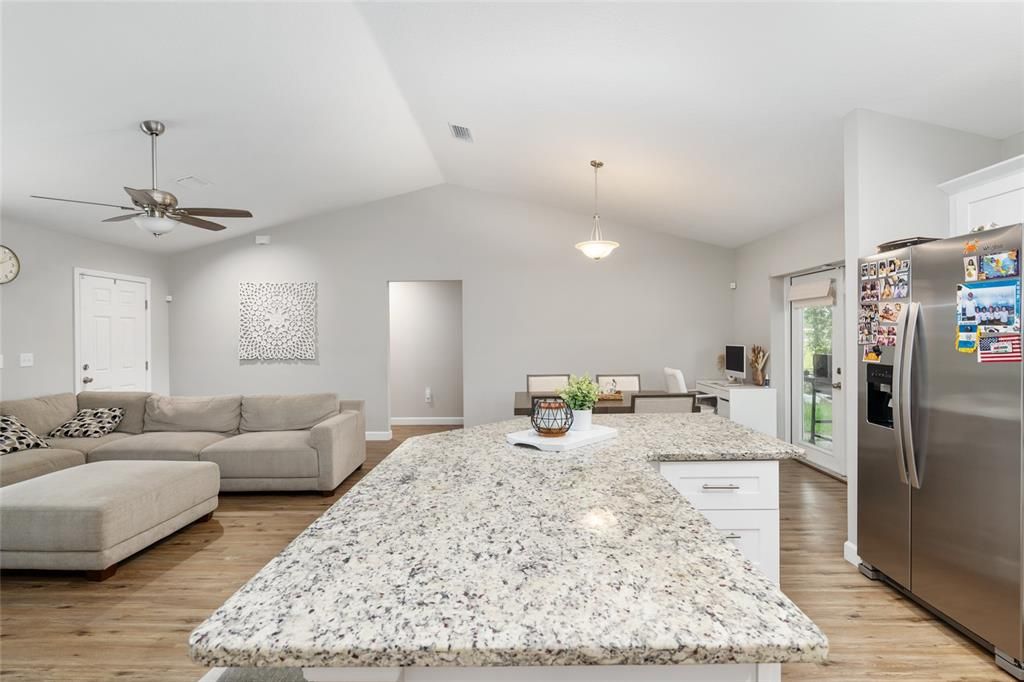 For Sale: $259,900 (3 beds, 2 baths, 1471 Square Feet)