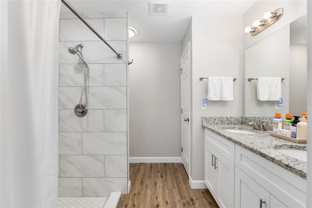 For Sale: $259,900 (3 beds, 2 baths, 1471 Square Feet)