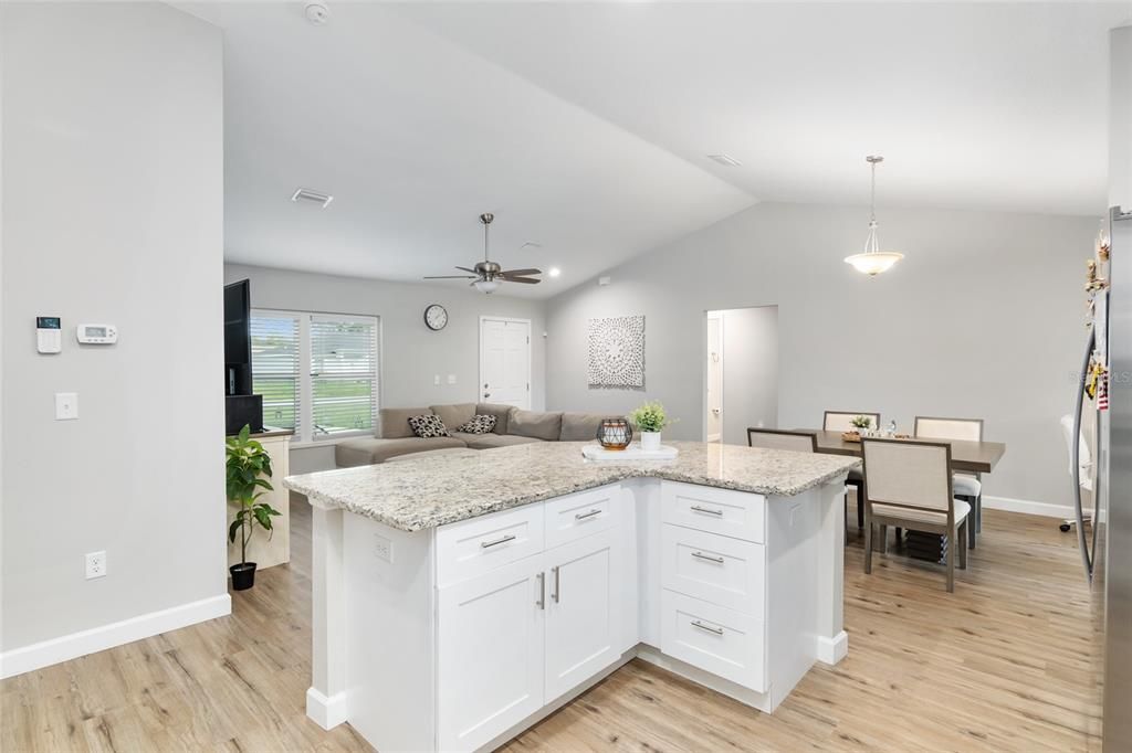 For Sale: $259,900 (3 beds, 2 baths, 1471 Square Feet)