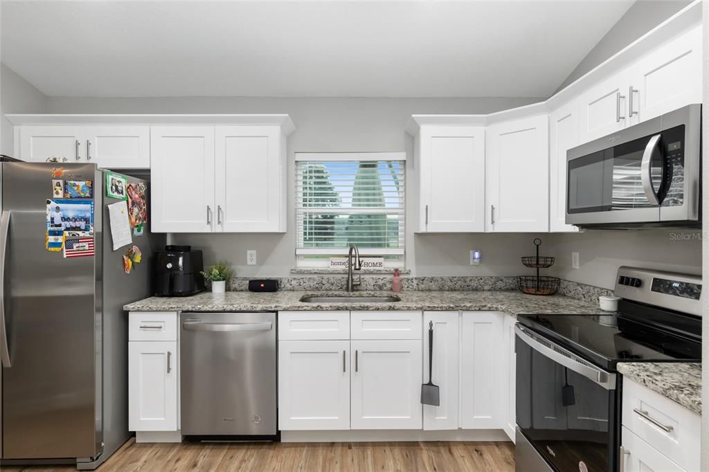 For Sale: $259,900 (3 beds, 2 baths, 1471 Square Feet)