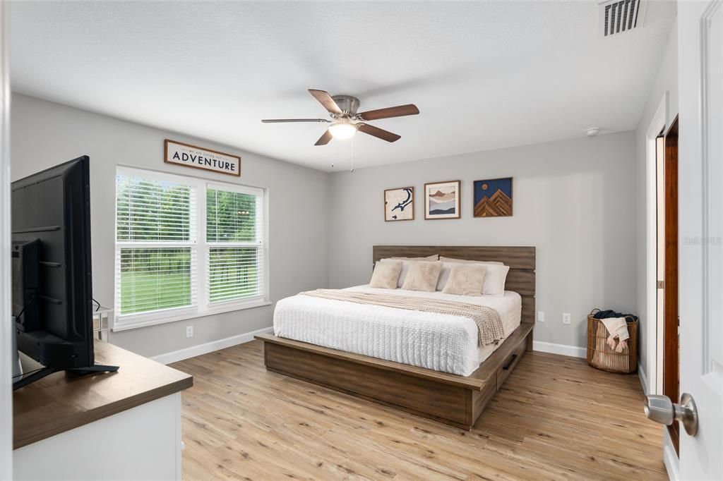 For Sale: $259,900 (3 beds, 2 baths, 1471 Square Feet)