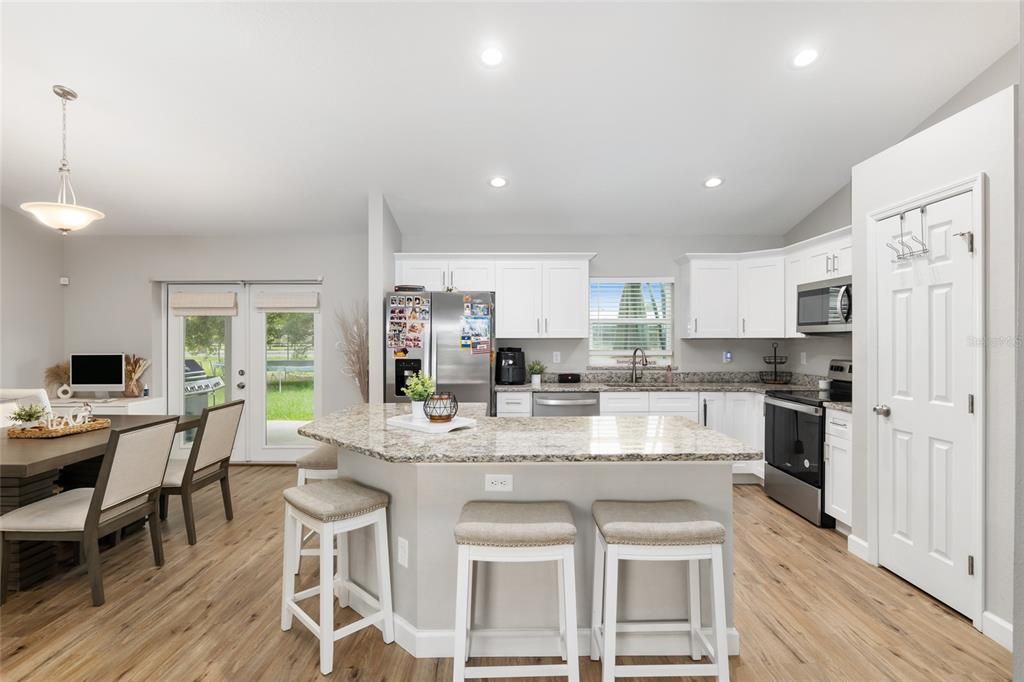 For Sale: $259,900 (3 beds, 2 baths, 1471 Square Feet)