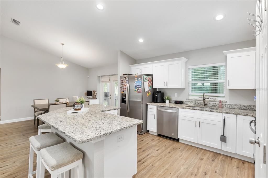 For Sale: $259,900 (3 beds, 2 baths, 1471 Square Feet)