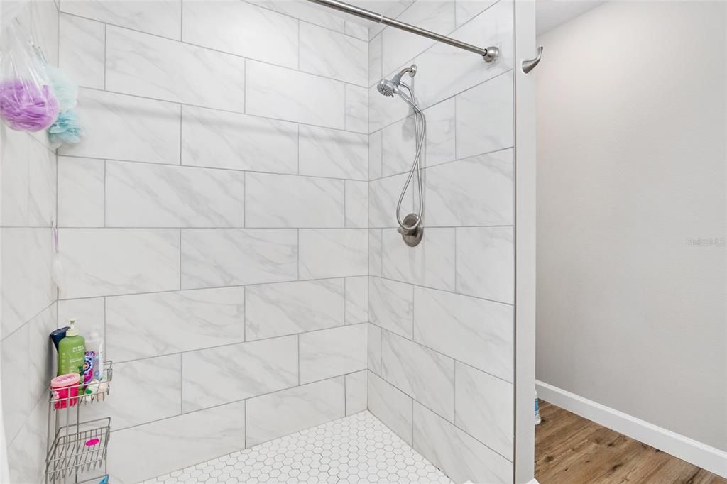 For Sale: $259,900 (3 beds, 2 baths, 1471 Square Feet)