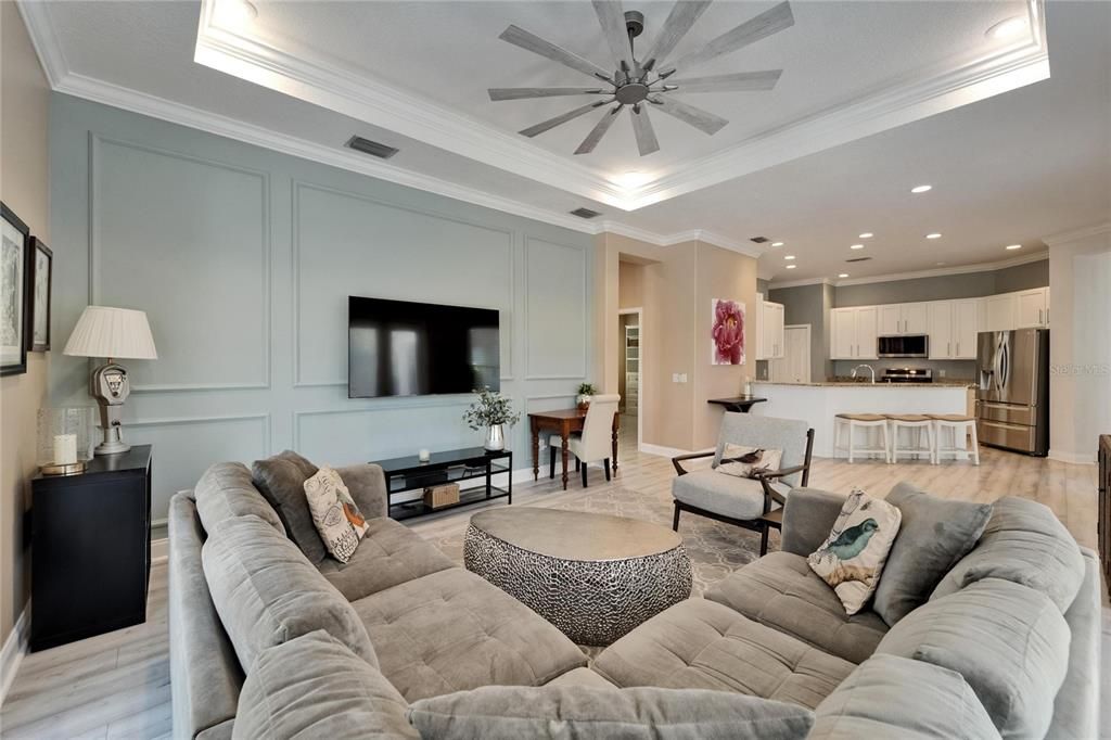 合同活跃: $865,000 (3 贝兹, 2 浴室, 1977 平方英尺)