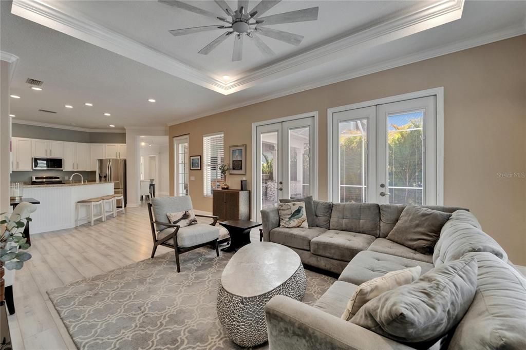 合同活跃: $865,000 (3 贝兹, 2 浴室, 1977 平方英尺)