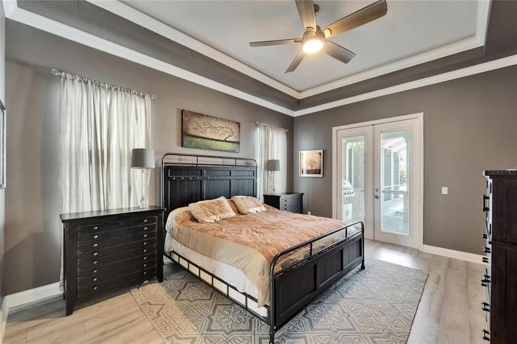 合同活跃: $865,000 (3 贝兹, 2 浴室, 1977 平方英尺)