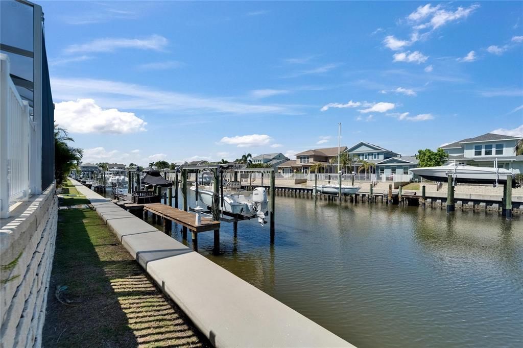 合同活跃: $865,000 (3 贝兹, 2 浴室, 1977 平方英尺)