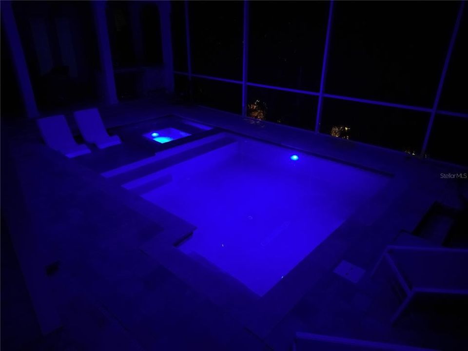 合同活跃: $865,000 (3 贝兹, 2 浴室, 1977 平方英尺)