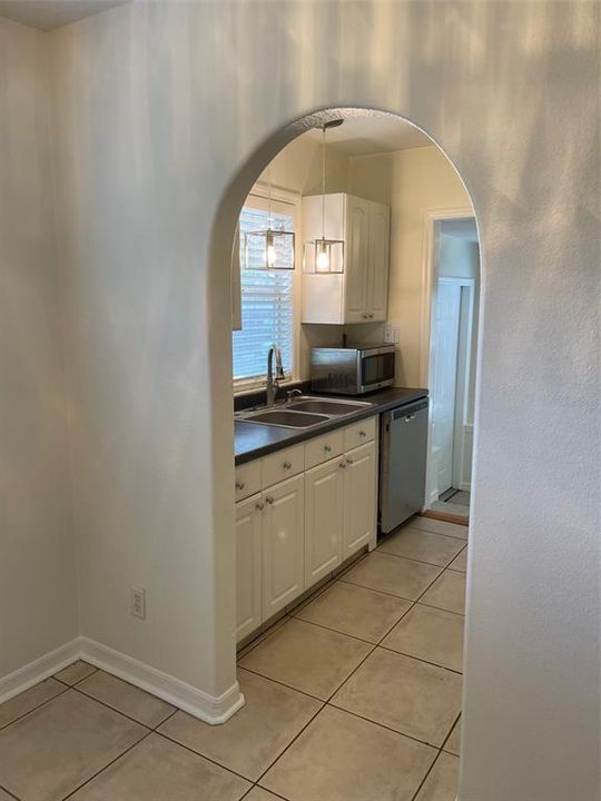 Active With Contract: $2,325 (3 beds, 1 baths, 1083 Square Feet)