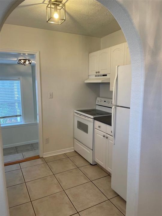 Active With Contract: $2,325 (3 beds, 1 baths, 1083 Square Feet)