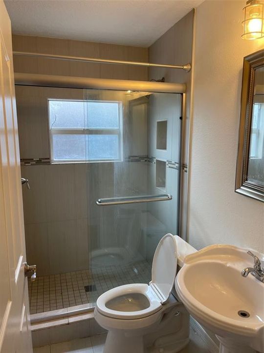 Active With Contract: $2,325 (3 beds, 1 baths, 1083 Square Feet)