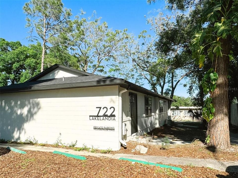 Recently Rented: $1,695 (2 beds, 1 baths, 1705 Square Feet)