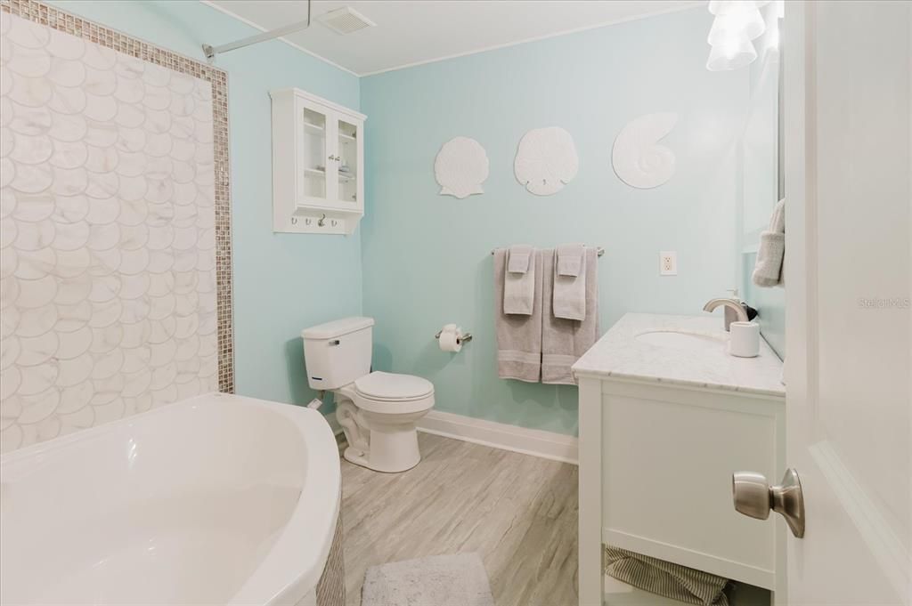 На продажу: $290,000 (3 спален, 2 ванн, 1375 Квадратных фут)