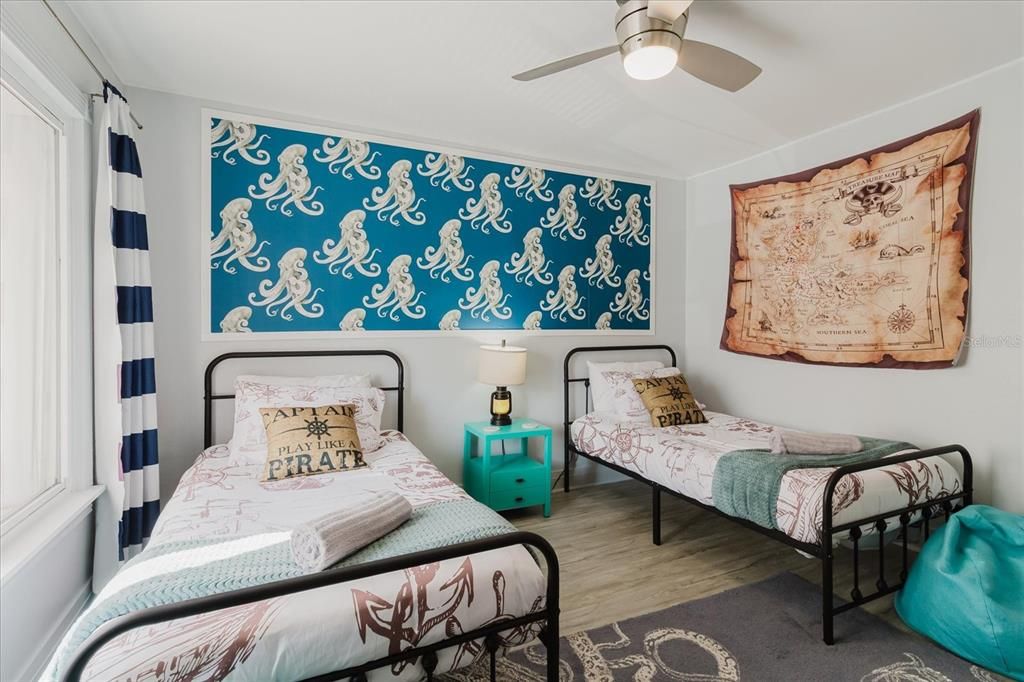 На продажу: $290,000 (3 спален, 2 ванн, 1375 Квадратных фут)