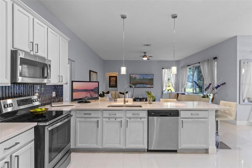 Active With Contract: $949,000 (4 beds, 3 baths, 3024 Square Feet)