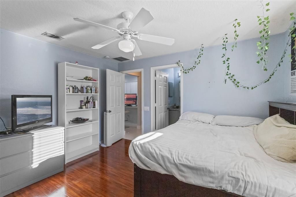 Active With Contract: $949,000 (4 beds, 3 baths, 3024 Square Feet)