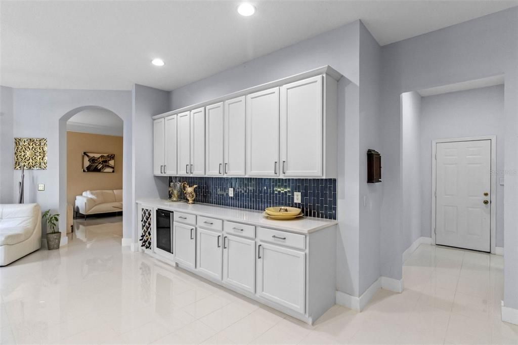 Active With Contract: $949,000 (4 beds, 3 baths, 3024 Square Feet)