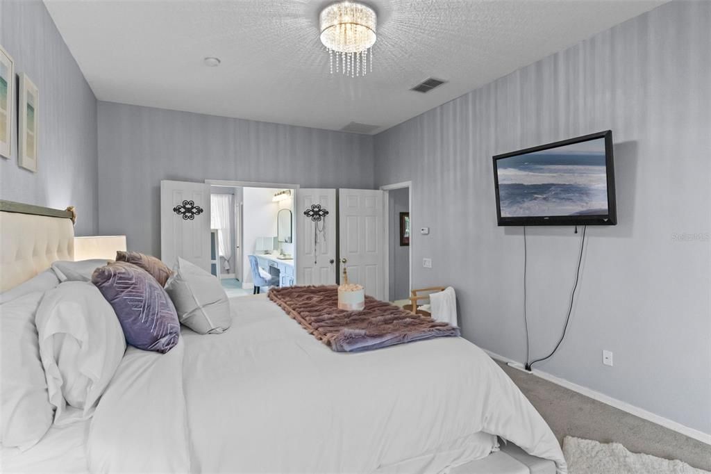 Active With Contract: $949,000 (4 beds, 3 baths, 3024 Square Feet)