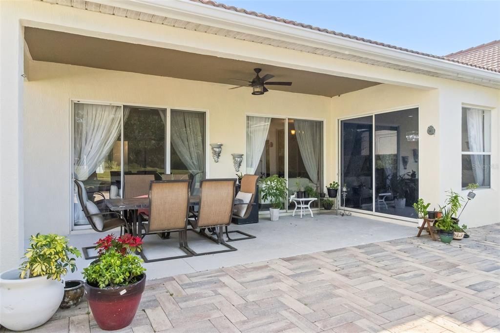 Active With Contract: $949,000 (4 beds, 3 baths, 3024 Square Feet)