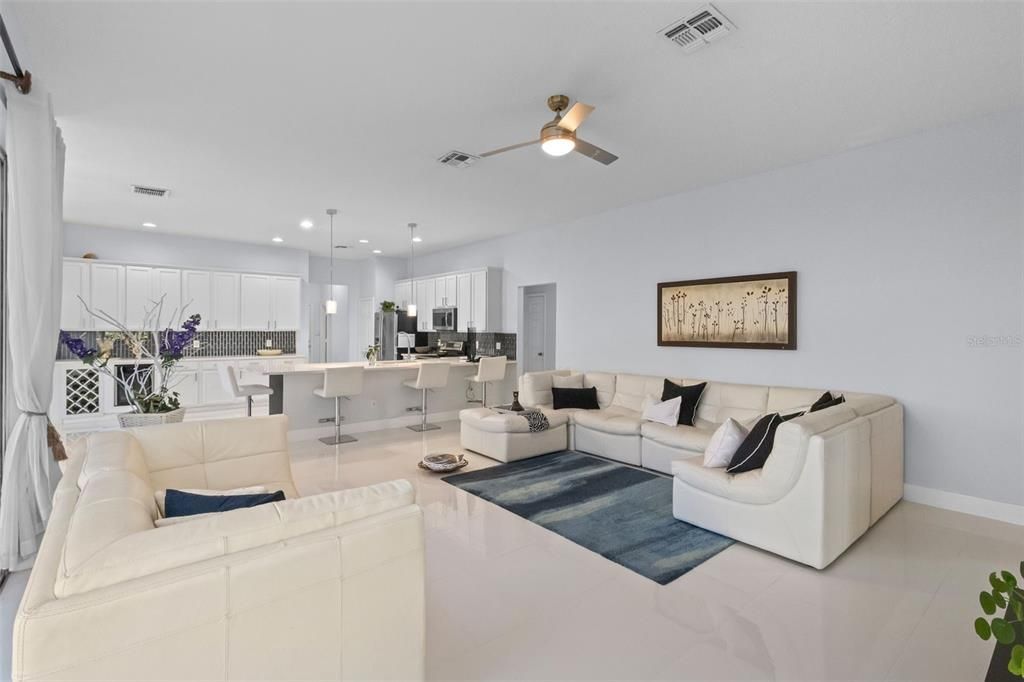 Active With Contract: $949,000 (4 beds, 3 baths, 3024 Square Feet)