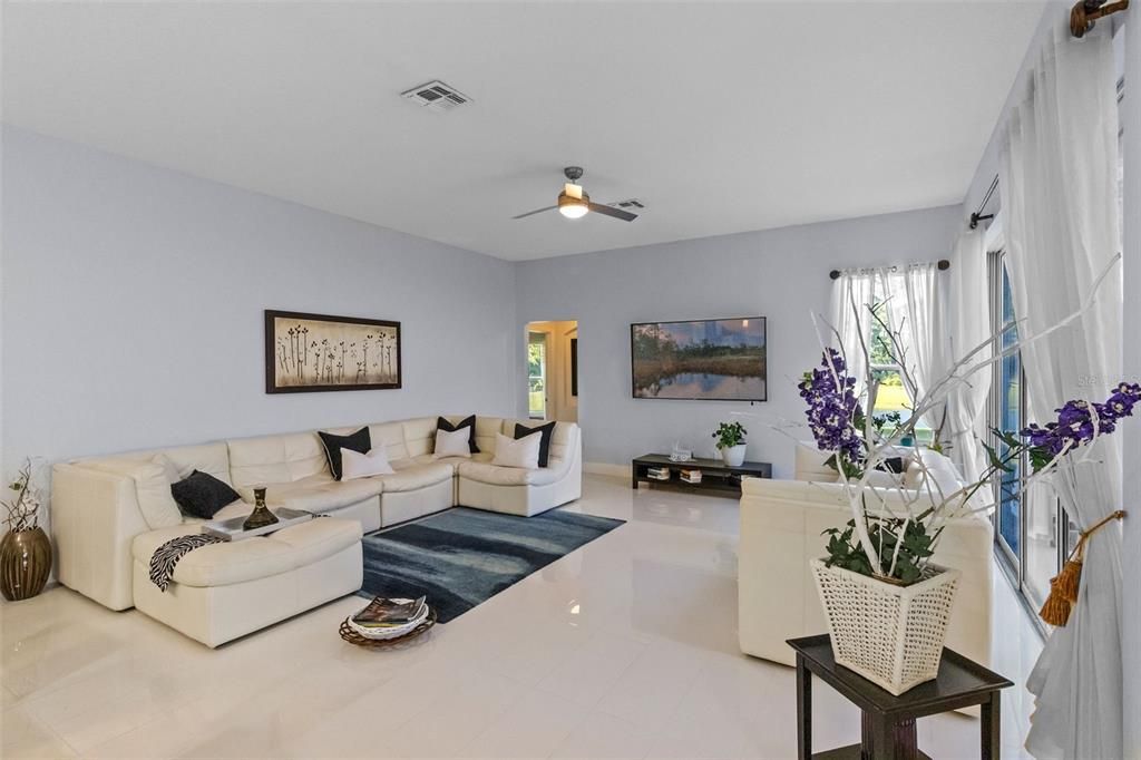 Active With Contract: $949,000 (4 beds, 3 baths, 3024 Square Feet)