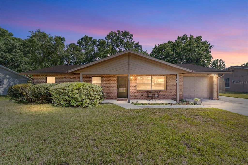 Vendido Recientemente: $249,750 (3 camas, 2 baños, 1276 Pies cuadrados)