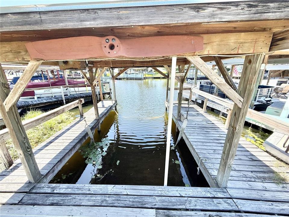 合同活跃: $149,900 (2 贝兹, 2 浴室, 1120 平方英尺)