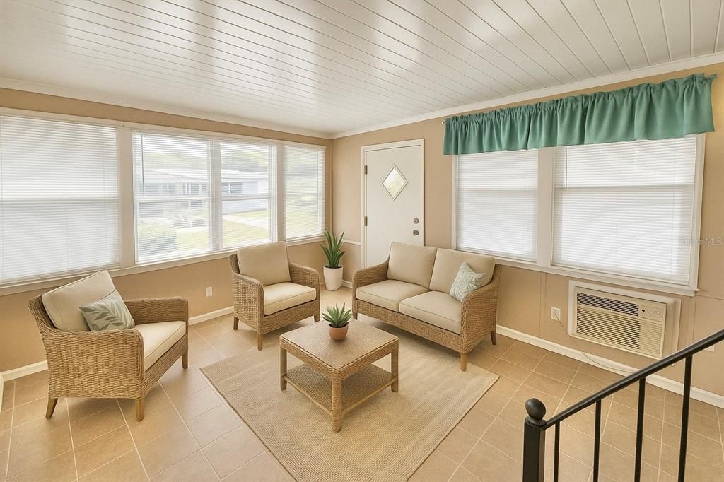 合同活跃: $149,900 (2 贝兹, 2 浴室, 1120 平方英尺)