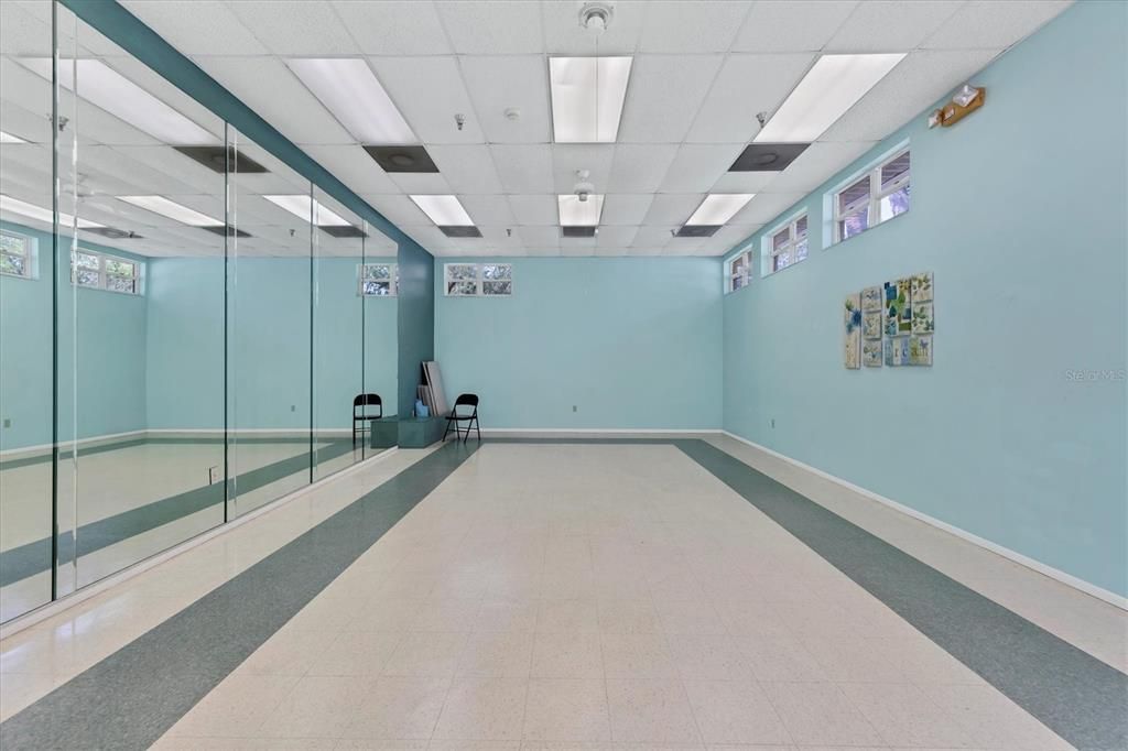 Activo con contrato: $180,000 (1 camas, 2 baños, 1218 Pies cuadrados)