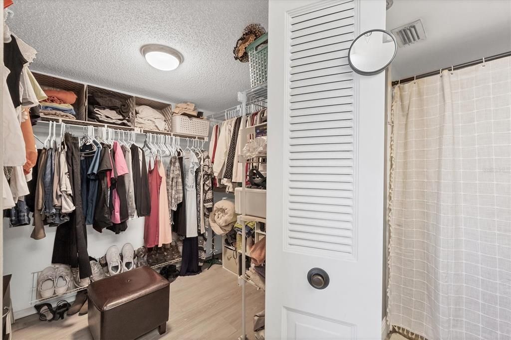 Activo con contrato: $180,000 (1 camas, 2 baños, 1218 Pies cuadrados)