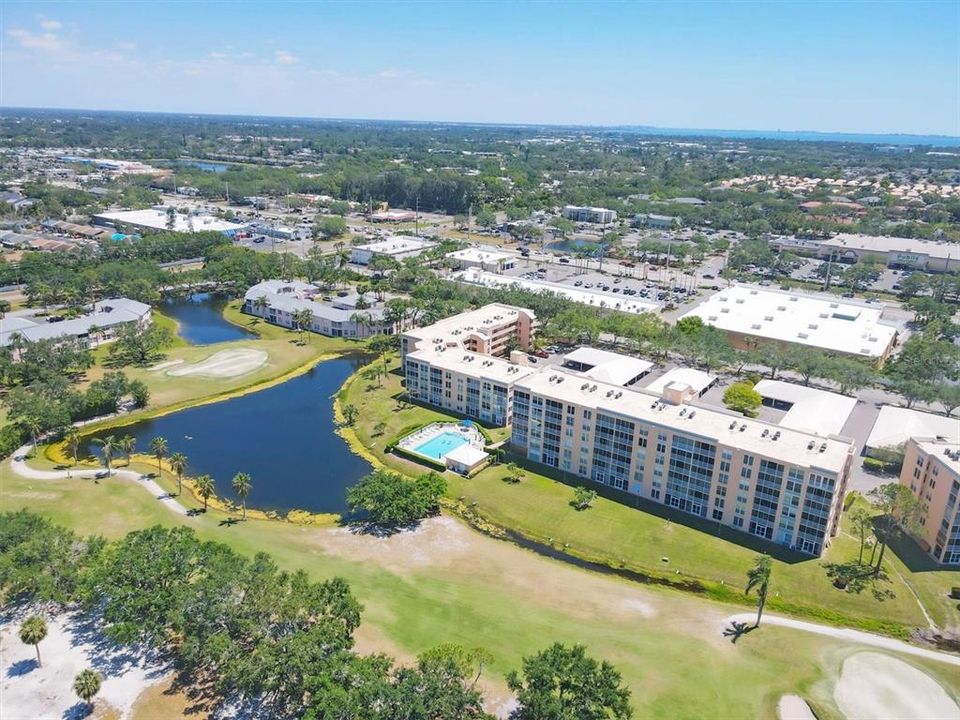 Activo con contrato: $180,000 (1 camas, 2 baños, 1218 Pies cuadrados)