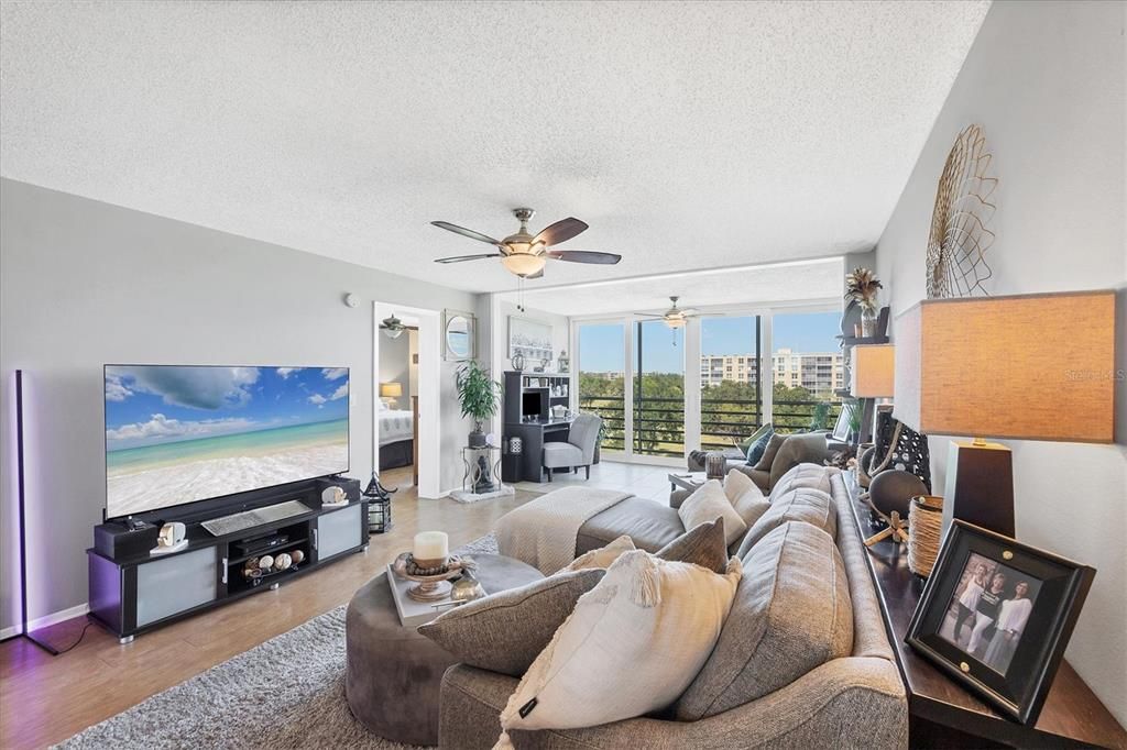 Activo con contrato: $180,000 (1 camas, 2 baños, 1218 Pies cuadrados)