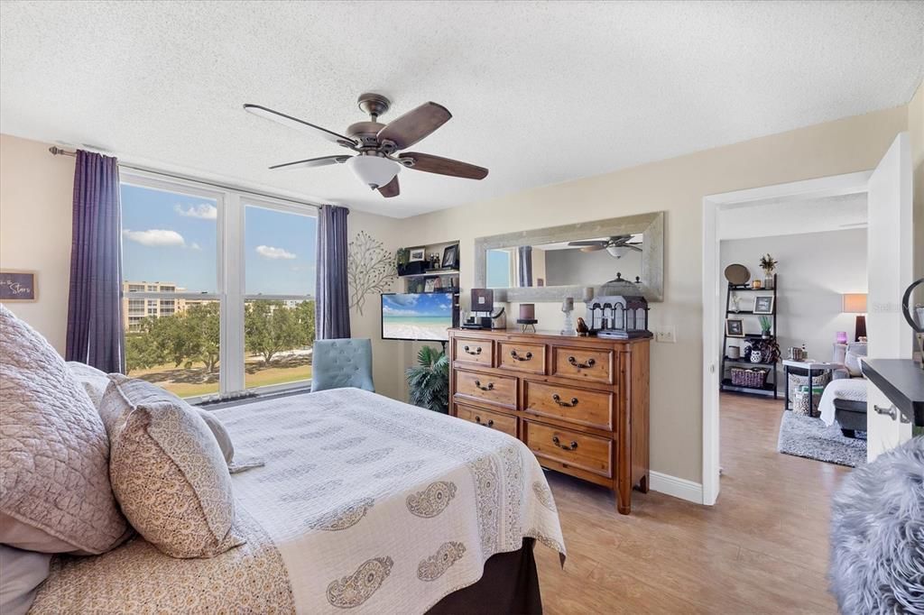 Activo con contrato: $180,000 (1 camas, 2 baños, 1218 Pies cuadrados)