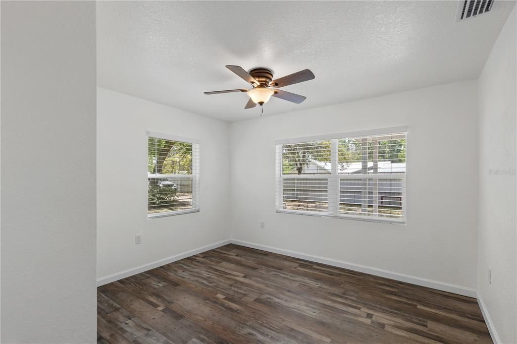 На продажу: $199,000 (3 спален, 2 ванн, 1144 Квадратных фут)