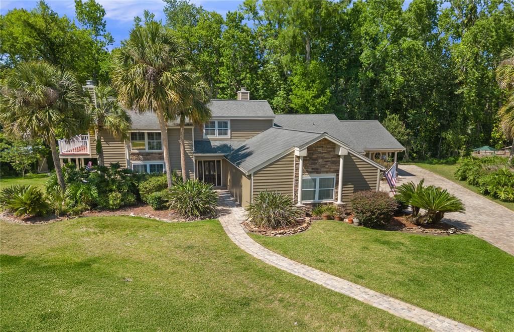 Welcome to 677 Benitawood Ct!