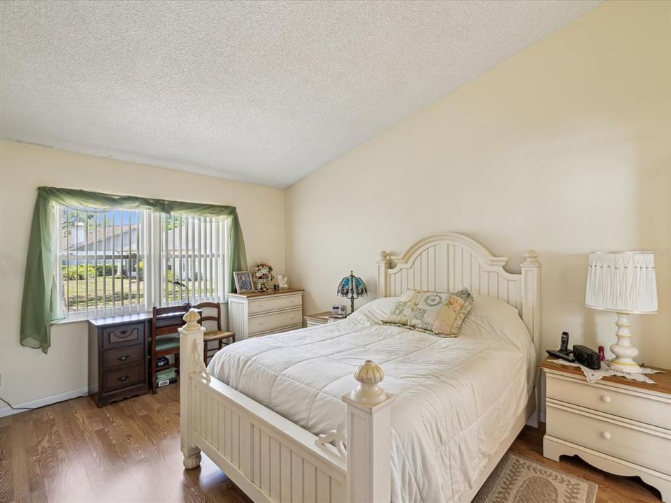 Activo con contrato: $225,000 (2 camas, 2 baños, 1502 Pies cuadrados)