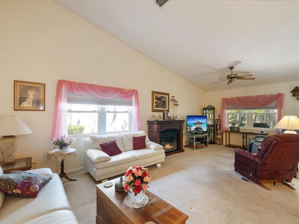 Activo con contrato: $225,000 (2 camas, 2 baños, 1502 Pies cuadrados)