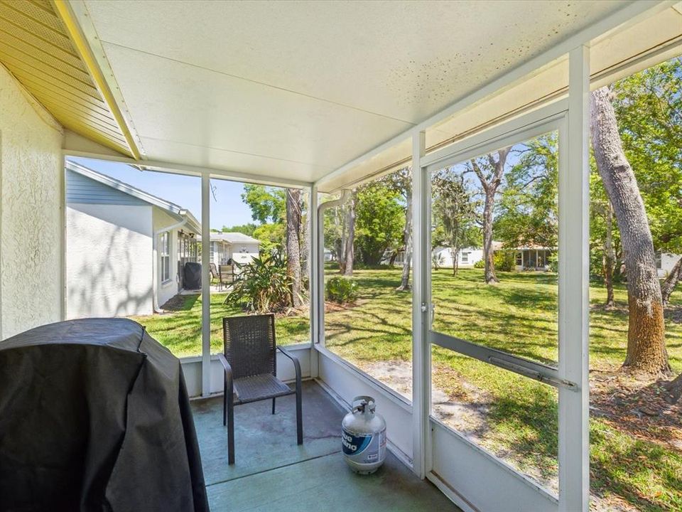 Activo con contrato: $225,000 (2 camas, 2 baños, 1502 Pies cuadrados)