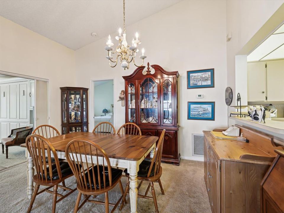 Activo con contrato: $225,000 (2 camas, 2 baños, 1502 Pies cuadrados)