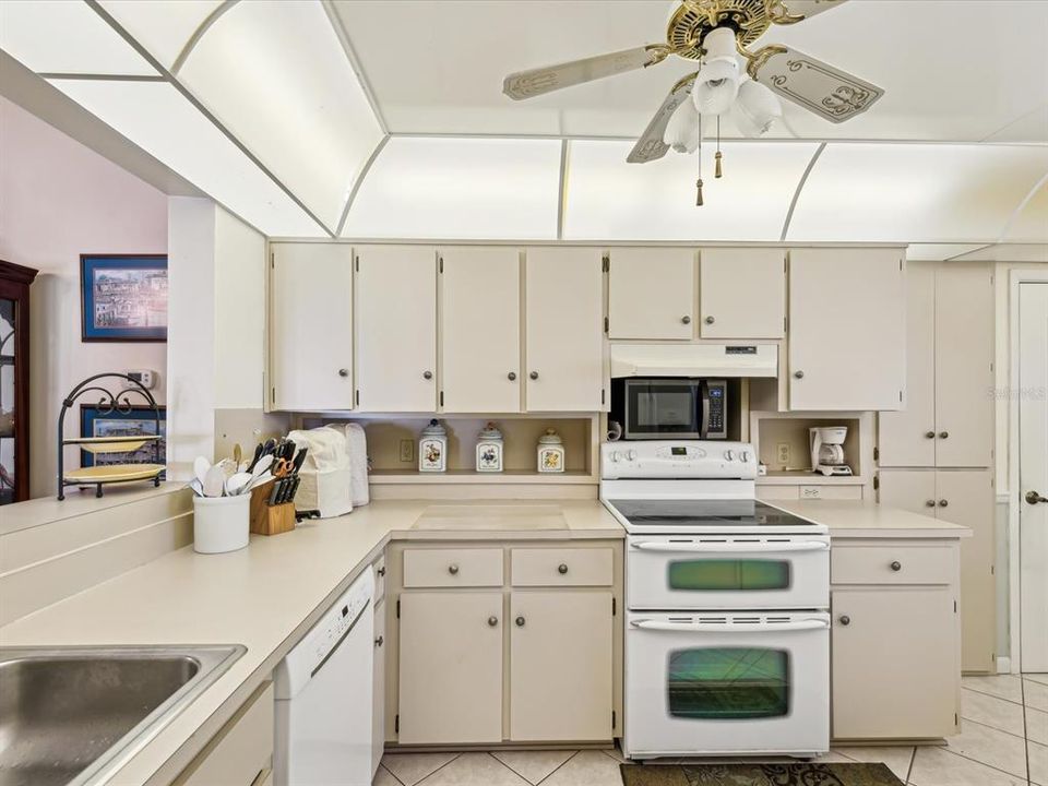 Activo con contrato: $225,000 (2 camas, 2 baños, 1502 Pies cuadrados)