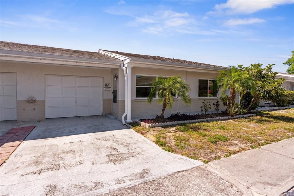 最近售出: $140,000 (2 贝兹, 2 浴室, 1094 平方英尺)